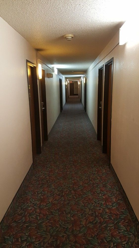 レッド ルーフ イン ブリストル エクステリア 写真
